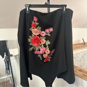 NWOT Design Lab Lord & Taylor Off The Shoulder Bodysuit With Floral Appliqué